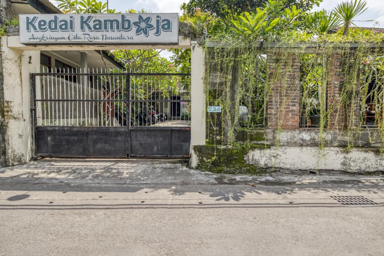 Reddoorz Hostel Near Adisucipto Airport Yogyakarta Kalasan Extérieur photo